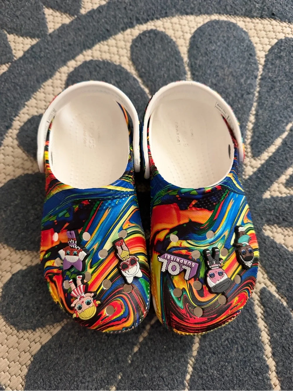 CROCS vibrant swirl